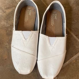 White Canvas Toms